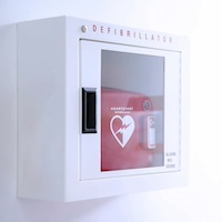 Sicherheitskennzeichen bei Automatisierten Externen Defibrillatoren (AED)