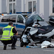 Ein Gericht wies die Klage auf Anerkennung eines Motorradunfalls als Arbeitsunfall ab.